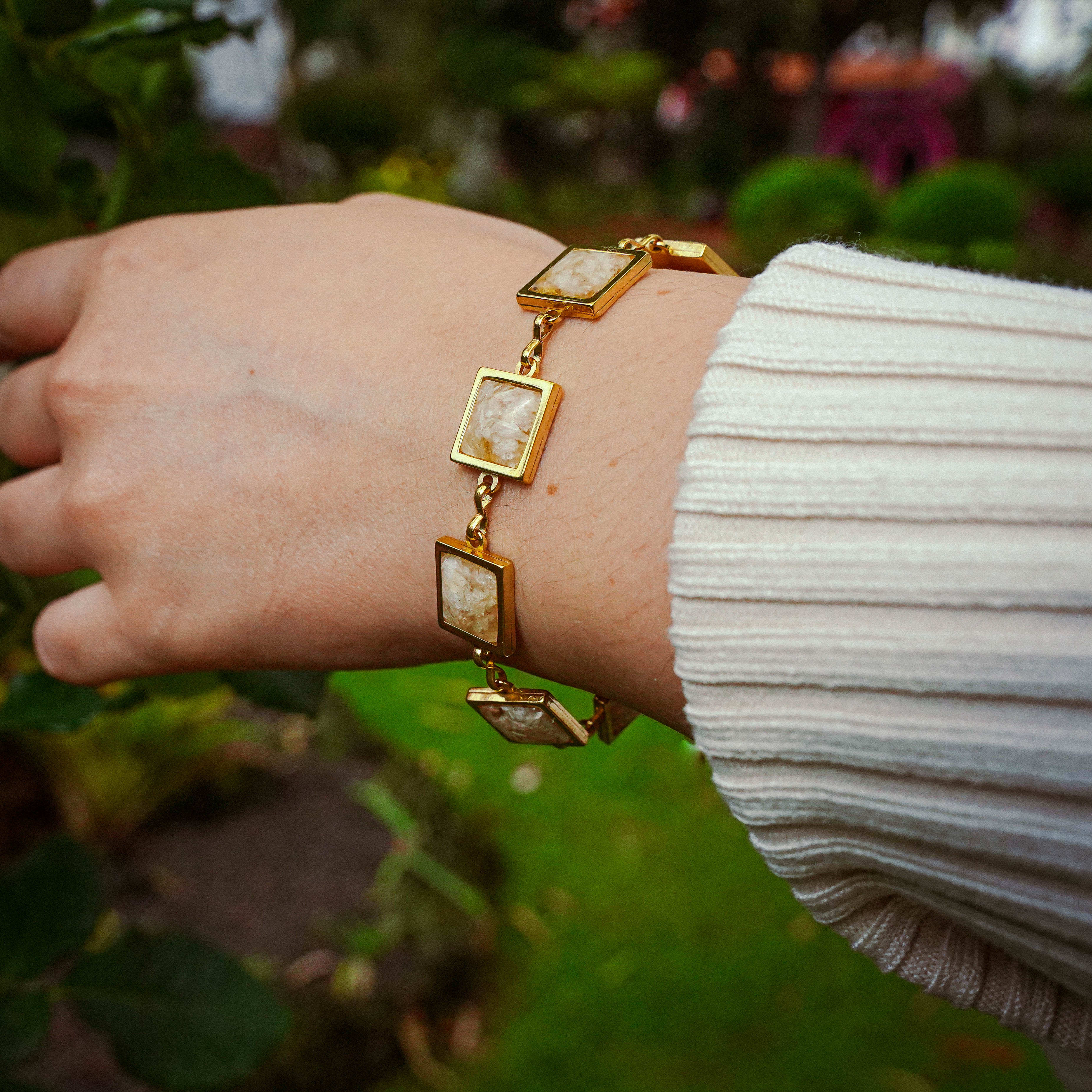 Gold Stainless Steel Garlic Peel Bracelet in Square Shape